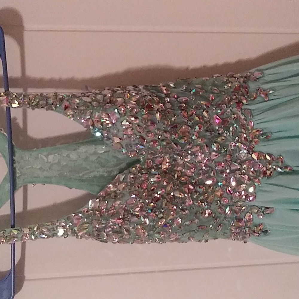 NWT Dancing Queen formal semi medium jeweled with shawl light green - Picture 3 of 6